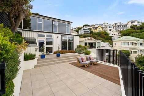 Photo of property in 2 Maida Vale Road, Roseneath, Wellington, 6011