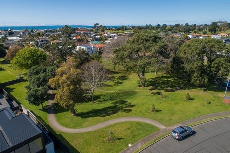 Photo of property in 37 Waitui Grove, Mount Maunganui, 3116