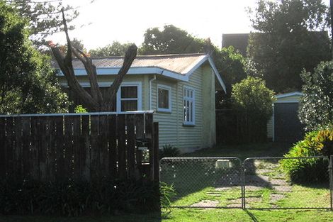Photo of property in 23 Hona Street, Waikanae Beach, Waikanae, 5036