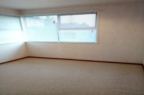 Photo of property in 16 Mawney Road, Henderson, Auckland, 0610