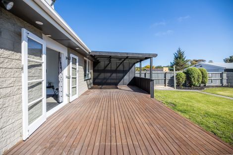 Photo of property in 12 Rosanna Place, Aranui, Christchurch, 8061
