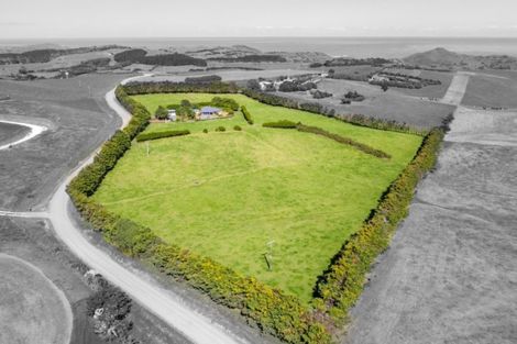 Photo of property in 286 Rehutai Road, Baylys Beach, Dargaville, 0377