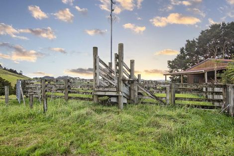 Photo of property in 18 Pataua Road North, Whareora, Whangarei, 0175