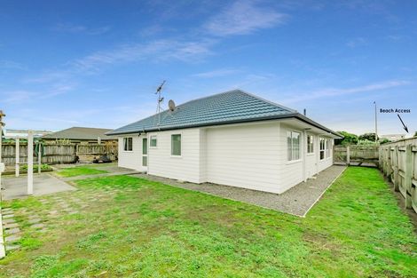 Photo of property in 130 Field Way, Waikanae Beach, Waikanae, 5036