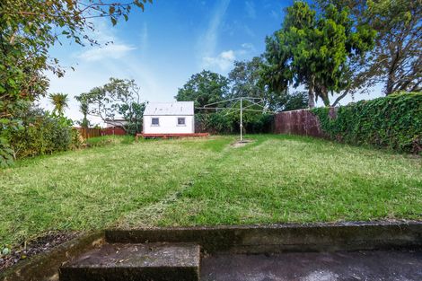 Photo of property in 37 Dundale Avenue, Blockhouse Bay, Auckland, 0600