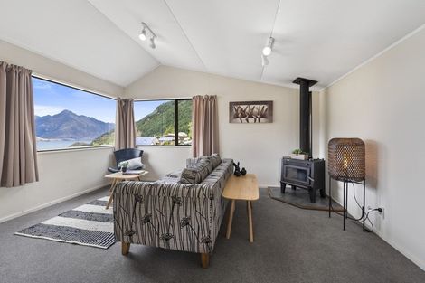 Photo of property in 9a Dart Place, Fernhill, Queenstown, 9300