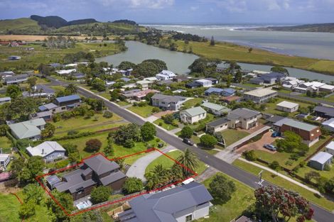 Photo of property in 18 Taipari Avenue, Raglan, 3225