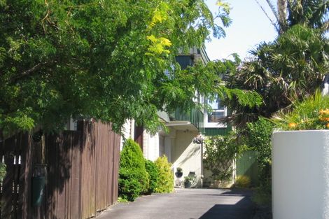 Photo of property in 2/45 Castor Bay Road, Castor Bay, Auckland, 0620