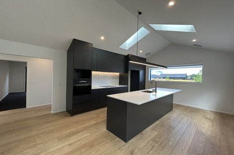 Photo of property in 63 Perendale Road, Jacks Point, 9371