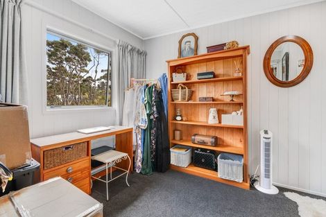 Photo of property in 12 Chenery Road, Red Beach, 0932