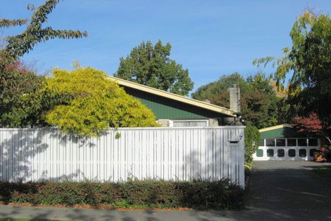 Photo of property in 7 Moorpark Place, Ilam, Christchurch, 8041