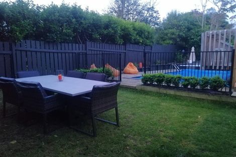 Photo of property in 2/44 Meadway, Sunnyhills, Auckland, 2010