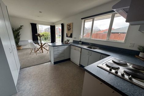 Photo of property in 17 Broadbent Street, Riccarton, Christchurch, 8041