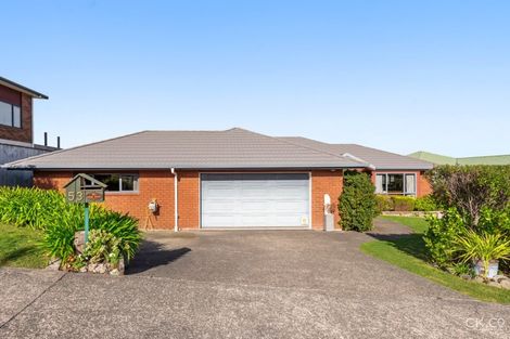 Photo of property in 53 Riverstone Drive, Riverstone Terraces, Upper Hutt, 5018