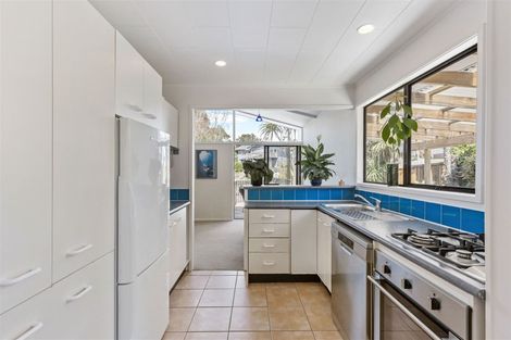 Photo of property in 64 Tamahere Drive, Glenfield, Auckland, 0629