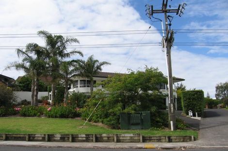 Photo of property in 1037 Beach Road, Torbay, Auckland, 0630