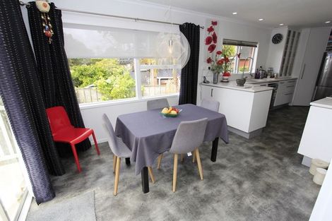 Photo of property in 26 Jade Avenue, Pakuranga Heights, Auckland, 2010