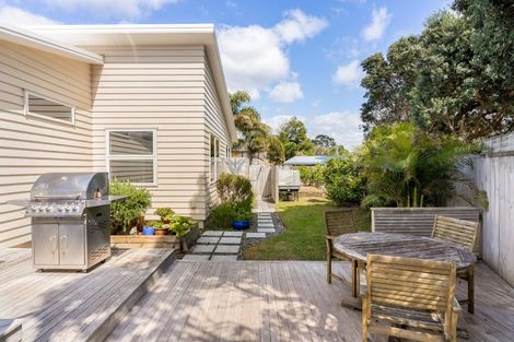 Photo of property in 6 Braddock Grove, Pauanui, Hikuai, 3579