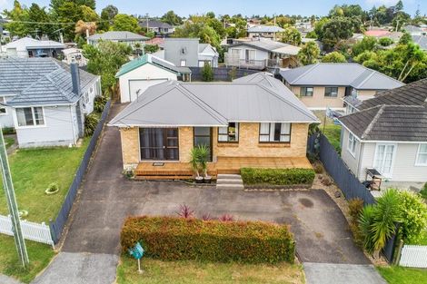 Photo of property in 3 Bowen Street, Manurewa East, Auckland, 2102