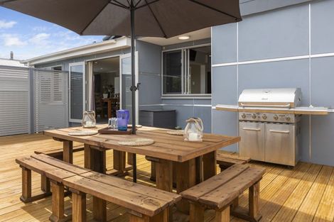 Photo of property in 17 Tainui Street, Welbourn, New Plymouth, 4312