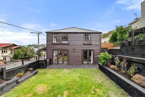 Photo of property in 2a Ripon Street, Lyttelton, 8082