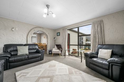 Photo of property in 7 Kowhai Avenue, Ebdentown, Upper Hutt, 5018