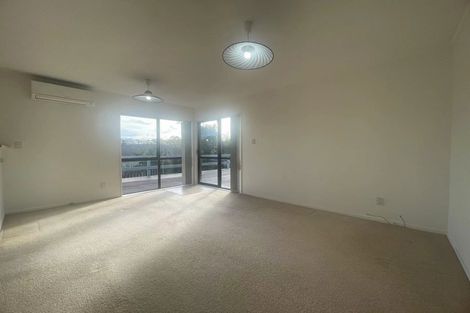 Photo of property in 4 Delisle Place, Windsor Park, Auckland, 0632