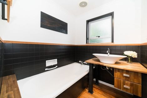 Photo of property in 4 Sutherland Crescent, Westbrook, Palmerston North, 4412