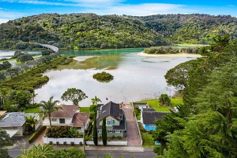 Photo of property in 8 Waiwera Road, Waiwera, Orewa, 0994