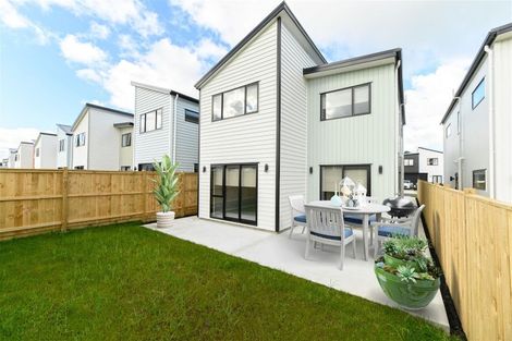 Photo of property in 33 Pilot Drive, Hobsonville, Auckland, 0616