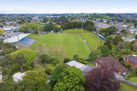 Photo of property in 12 East Street, Pukekohe, 2120