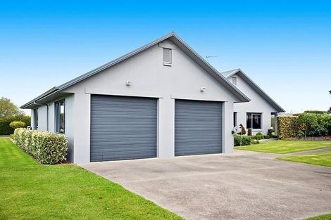 Photo of property in 5 Gleaming Place, Waiuku, 2123