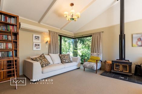 Photo of property in 10 Tiniroa Grove, Silverstream, Upper Hutt, 5019