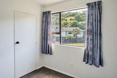 Photo of property in 31 Omapere Street, Whitby, Porirua, 5024