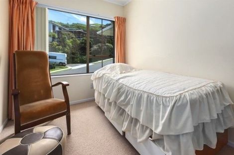 Photo of property in 2 Saint Aidans Way, Tawa, Wellington, 5028