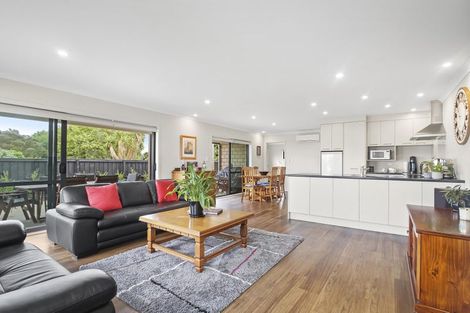 Photo of property in 7 Vela Place, Clarks Beach, 2122