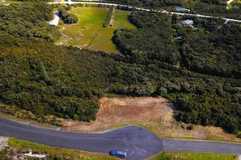 Photo of property in 124 Stratford Drive, Cable Bay, 0420