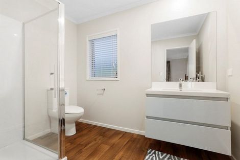 Photo of property in 38 Roberts Road, Matakatia, Whangaparaoa, 0930