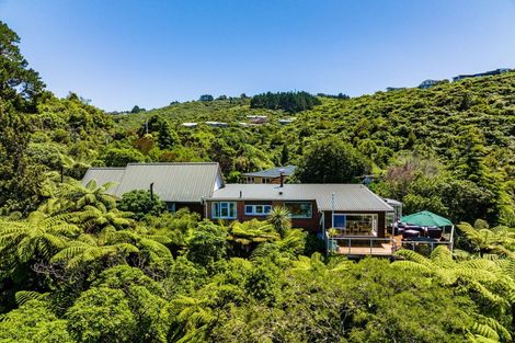 Photo of property in 60 Pomare Road, Tirohanga, Lower Hutt, 5010