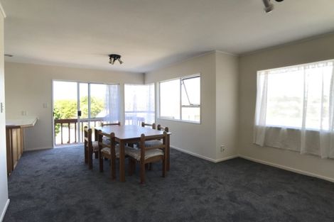 Photo of property in 1/8 Strabo Place, Windsor Park, Auckland, 0632