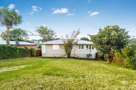 Photo of property in 37 Dundale Avenue, Blockhouse Bay, Auckland, 0600