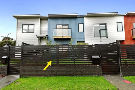 Photo of property in 10/17a Eastglen Road, Glen Eden, Auckland, 0602