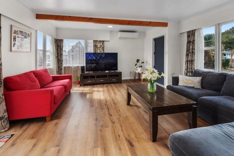 Photo of property in 132 George Street, Hikurangi, 0114