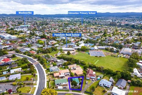 Photo of property in 2b Porter Avenue, Te Atatu South, Auckland, 0610