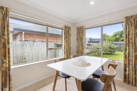 Photo of property in 25 Crown Hill, Paraparaumu, 5032