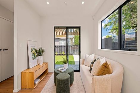 Photo of property in 1/721 Te Atatu Road, Te Atatu Peninsula, Auckland, 0610