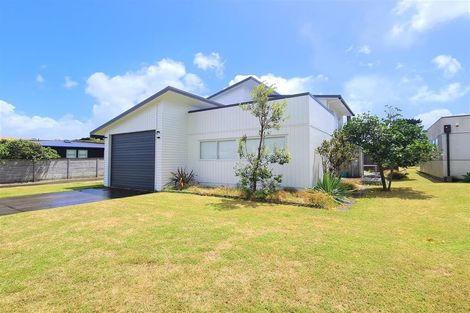 Photo of property in 148 Sands Crescent, Matarangi, Whitianga, 3592