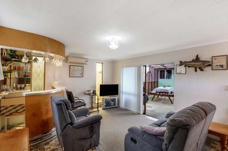 Photo of property in 32 Kirby Street, Glendene, Auckland, 0602