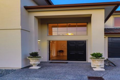 Photo of property in 8 Malin Place, Pinehill, Auckland, 0632