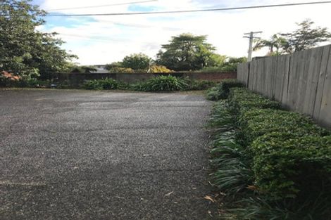 Photo of property in 4/2b Queensway, Three Kings, Auckland, 1024